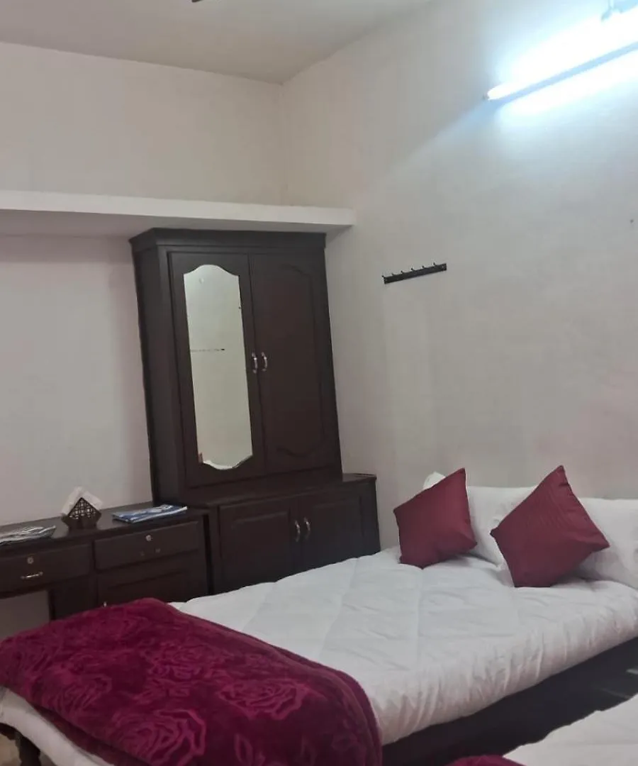 Holiday Apartments & Homestay Sultan Bathery Indie