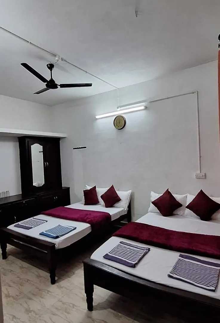 Holiday Apartments & Homestay Sultan Bathery Indie